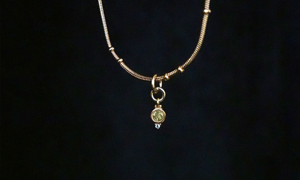 Dazzling August Birthstone: Peridot