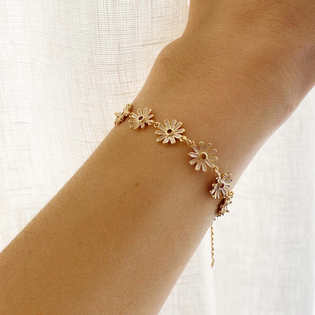 Enamel daisy bracelet